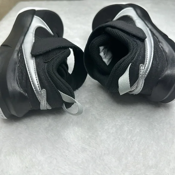 Toddlers Nike Tennis shoes size 13.5C - Picture 2 of 7